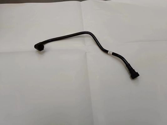 Comme les photos le montrent, les pièces automobiles du moteur de voiture, les tuyaux d'eau, les pièces détachées automobiles.