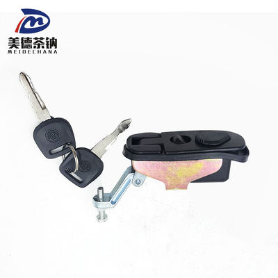 La photo montre les pièces de rechange du bus Universal Bus Lock Trunk Door Lock Compression Seal Lever Lock