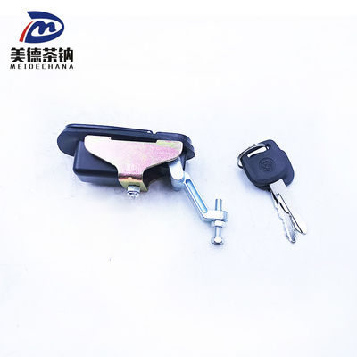 La photo montre les pièces de rechange du bus Universal Bus Lock Trunk Door Lock Compression Seal Lever Lock